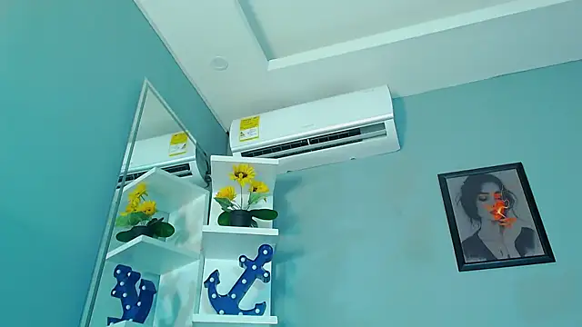 zoey-fox online show from 10/06/25, 11:05