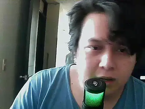 Snapshot of aixs93 chatting on 10/27/25, 12:17 aixs93 online show from 10/27/25, 12:17