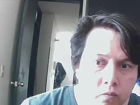 Snapshot of aixs93 chatting on 10/15/25, 04:48 aixs93 online show from 10/15/25, 04:48