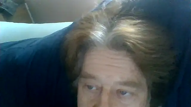 Snapshot of frankie7inch chatting on 06/21/26, 04:13 frankie7inch online show from 06/21/26, 04:13