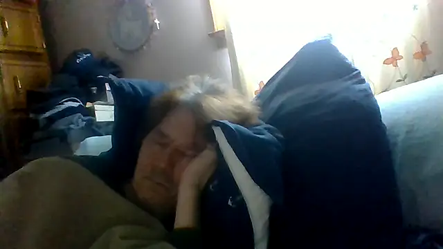 Snapshot of frankie7inch chatting on 06/24/26, 10:58 frankie7inch online show from 06/24/26, 10:58
