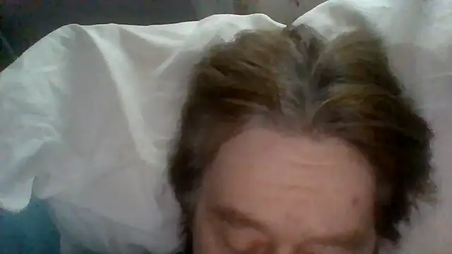 Snapshot of frankie7inch chatting on 05/20/26, 10:23 frankie7inch online show from 05/20/26, 10:23