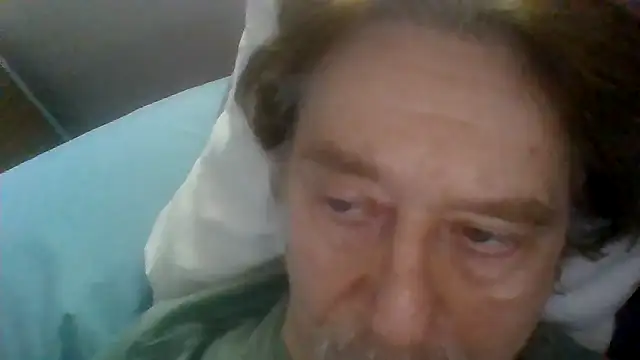 Snapshot of frankie7inch chatting on 05/18/26, 01:05 frankie7inch online show from 05/18/26, 01:05