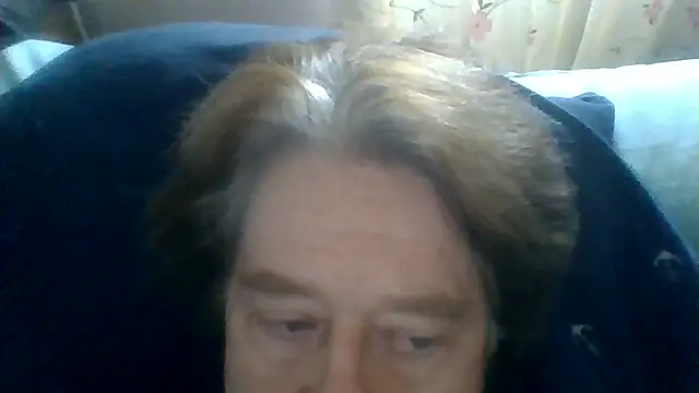 Snapshot of frankie7inch chatting on 06/20/26, 02:11 frankie7inch online show from 06/20/26, 02:11