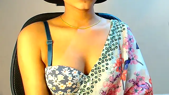 Snapshot of Chandani-Love chatting on 05/24/26, 09:42 Chandani-Love online show from 05/24/26, 09:42