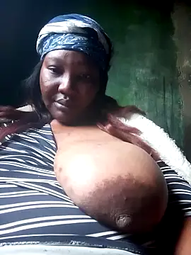 chubbydoll122 online show from 09/29/25, 12:00