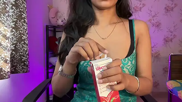 Snapshot of Snappy_girl chatting on 03/23/26, 08:25 Snappy girl online show from 03/23/26, 08:25