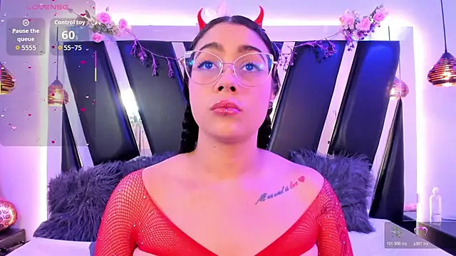 Snapshot of antonelllepiercee chatting on 02/20/26, 11:34 antonelllepiercee online show from 02/20/26, 11:34