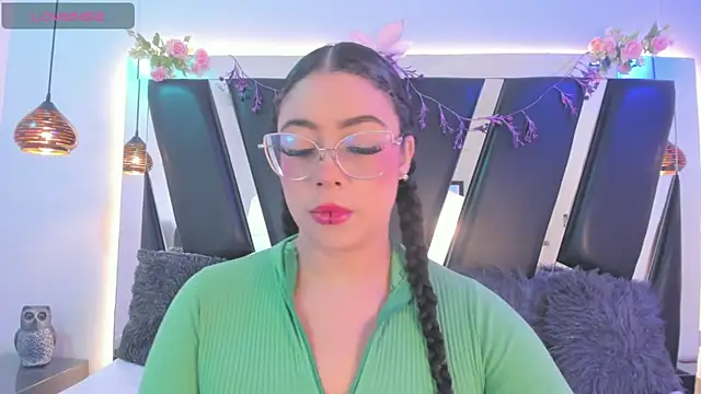 Snapshot of antonelllepiercee chatting on 07/03/26, 11:28 antonelllepiercee online show from 07/03/26, 11:28