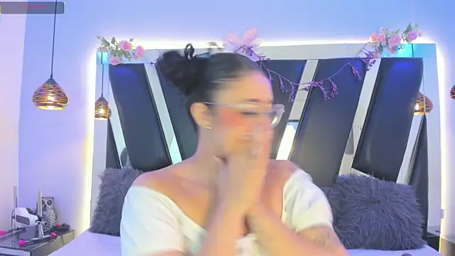 Snapshot of antonelllepiercee chatting on 07/02/26, 11:16 antonelllepiercee online show from 07/02/26, 11:16