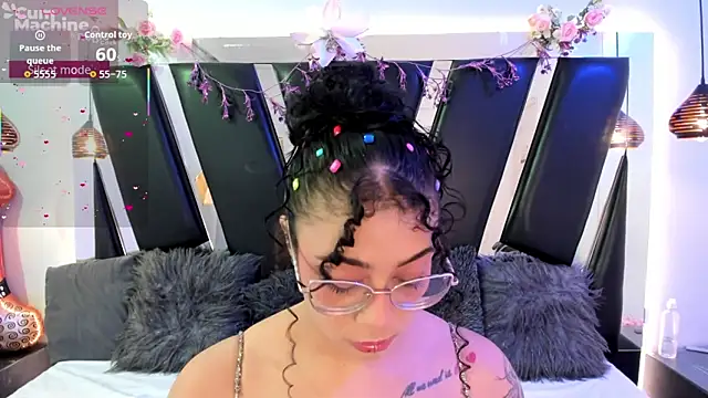 Snapshot of antonelllepiercee chatting on 02/19/26, 11:40 antonelllepiercee online show from 02/19/26, 11:40