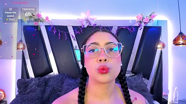 Snapshot of antonelllepiercee chatting on 02/17/26, 11:29 antonelllepiercee online show from 02/17/26, 11:29