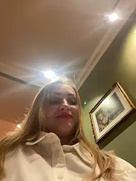 LadyTatiana online show from 12/03/24, 04:11