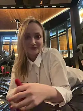 LadyTatiana online show from 01/17/25, 03:32