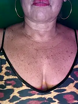 Kasandra Ho online show from 11/24/25, 05:46