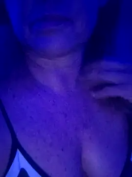 Kasandra Ho online show from 12/17/25, 01:32