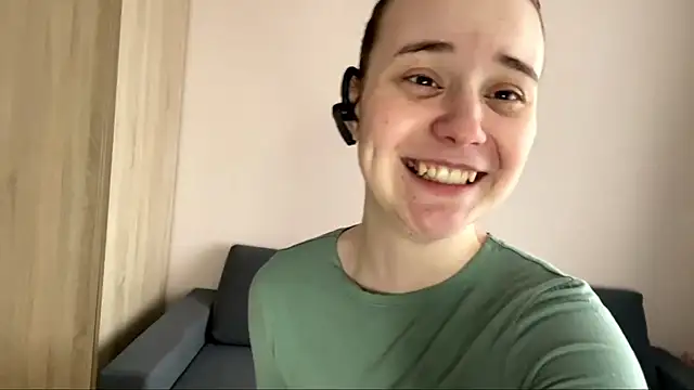 EditaBumford online show from 04/18/26, 08:27