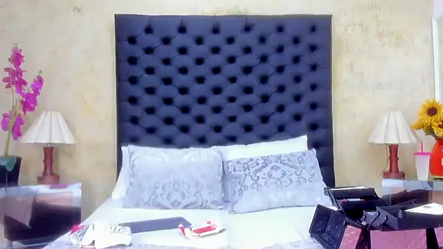 NahomiWhitel online show from 02/19/26, 12:46