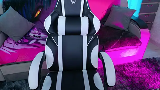 Aurora Natsuki online show from 11/30/25, 10:27