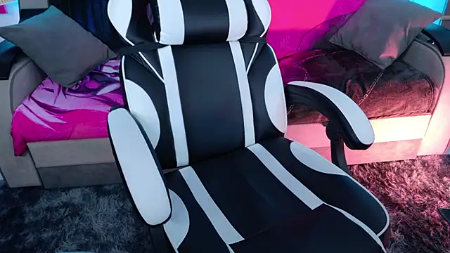 Aurora Natsuki online show from 11/23/25, 10:58