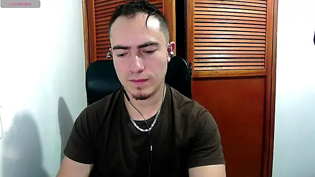 Snapshot of dragon1006 chatting on 05/21/26, 09:23 dragon1006 online show from 05/21/26, 09:23