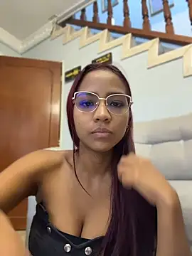 Snapshot of LucyLeah chatting on 06/04/26, 03:44 LucyLeah online show from 06/04/26, 03:44