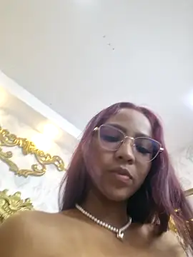 LucyLeah online show from 11/18/25, 12:19