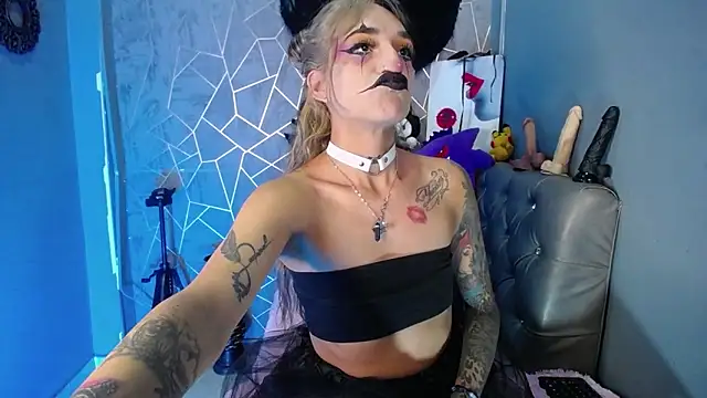 Snapshot of amelierouss chatting on 10/03/25, 02:04 amelierouss online show from 10/03/25, 02:04