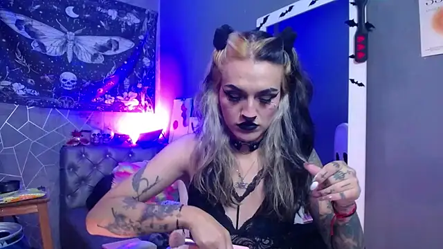 Snapshot of amelierouss chatting on 06/04/26, 04:17 amelierouss online show from 06/04/26, 04:17