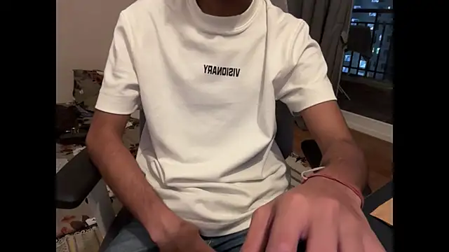 Snapshot of meatycronn chatting on 04/02/26, 06:47 meatycronn online show from 04/02/26, 06:47