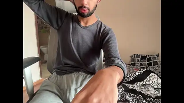 Snapshot of meatycronn chatting on 01/07/26, 06:18 meatycronn online show from 01/07/26, 06:18