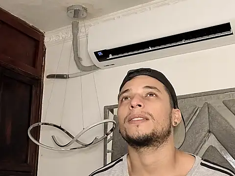 Fernanda brown18 online show from 11/17/25, 12:47