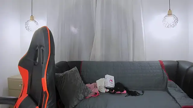 Fernanda brown18 online show from 10/25/25, 08:20