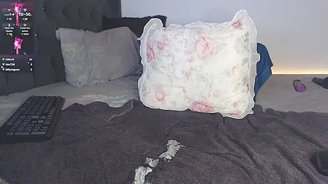 Emelyyy  online show from 03/07/25, 11:18