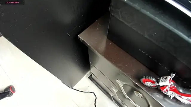 gracekelly12 online show from 12/05/25, 02:37