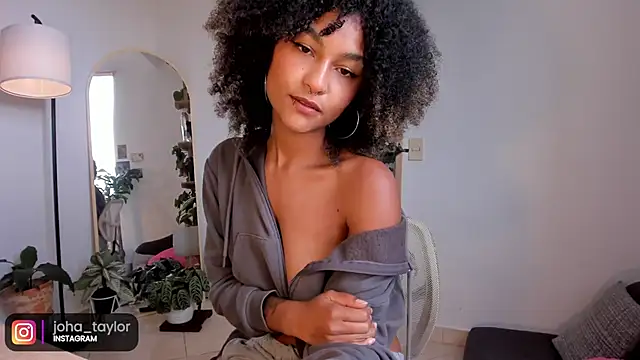 Snapshot of Johaphyton chatting on 02/13/25, 08:13 Johaphyton online show from 02/13/25, 08:13