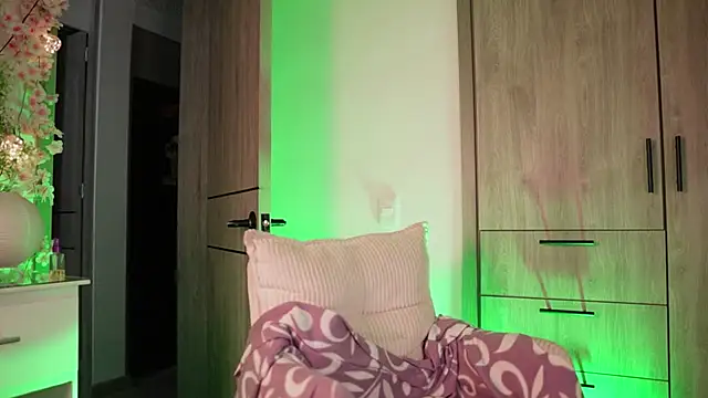 Megga Bluee online show from 01/11/26, 01:12