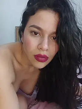 CorinaSmith28 online show from 06/11/26, 12:32