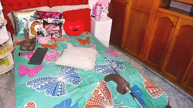 larafoxter online show from 03/08/25, 10:45