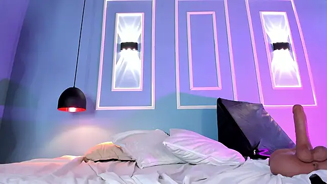 Emily ariaszc  online show from 02/07/25, 06:02