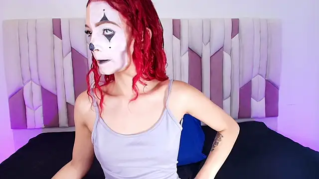 mia stanfort online show from 10/31/25, 07:10