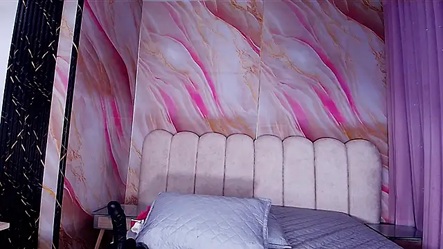 mia stanfort online show from 04/13/26, 07:18