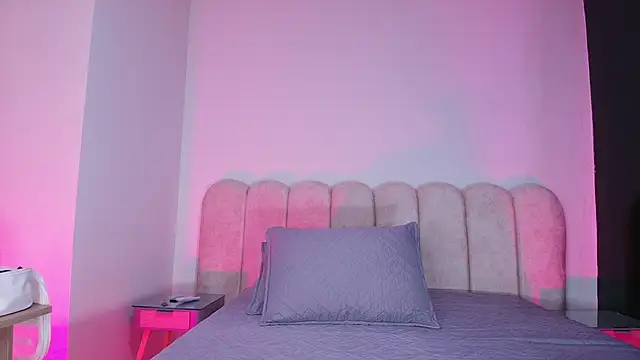 mia stanfort online show from 11/22/25, 07:13