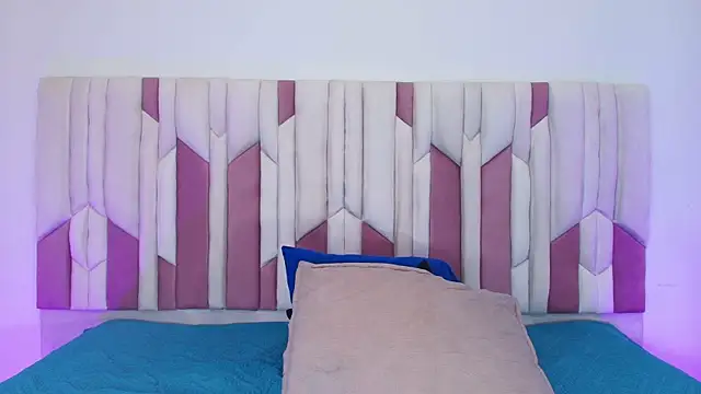 mia stanfort online show from 10/28/25, 07:13