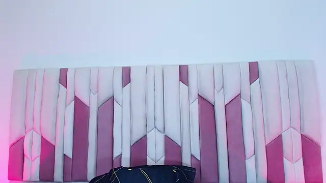 mia stanfort online show from 10/12/25, 07:15