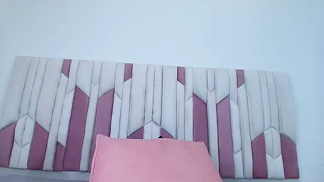 mia stanfort online show from 09/24/25, 07:09