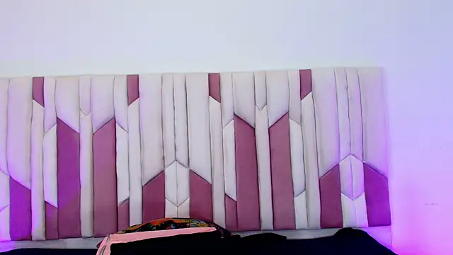 mia stanfort online show from 10/19/25, 07:16