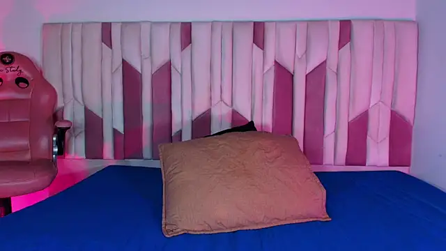 mia stanfort online show from 10/03/25, 07:15