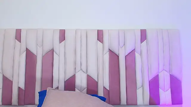 mia stanfort online show from 10/24/25, 07:13