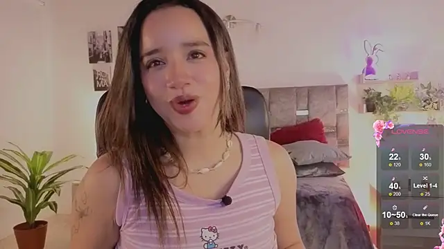 Snapshot of emilyrouxe chatting on 07/04/26, 03:27 emilyrouxe online show from 07/04/26, 03:27
